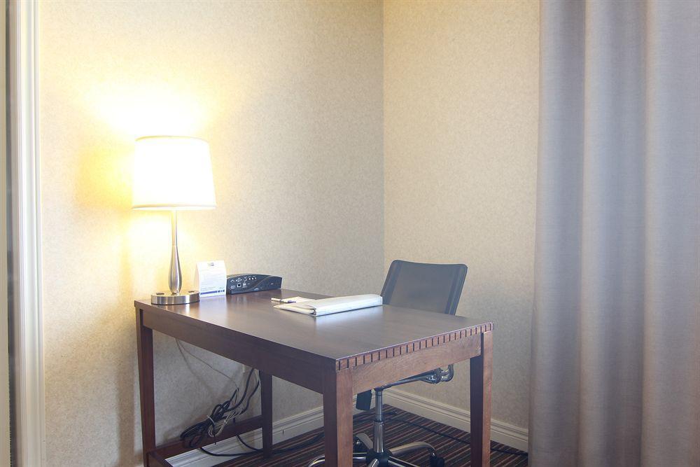 Holiday Inn Express Whitby Oshawa By Ihg Luaran gambar