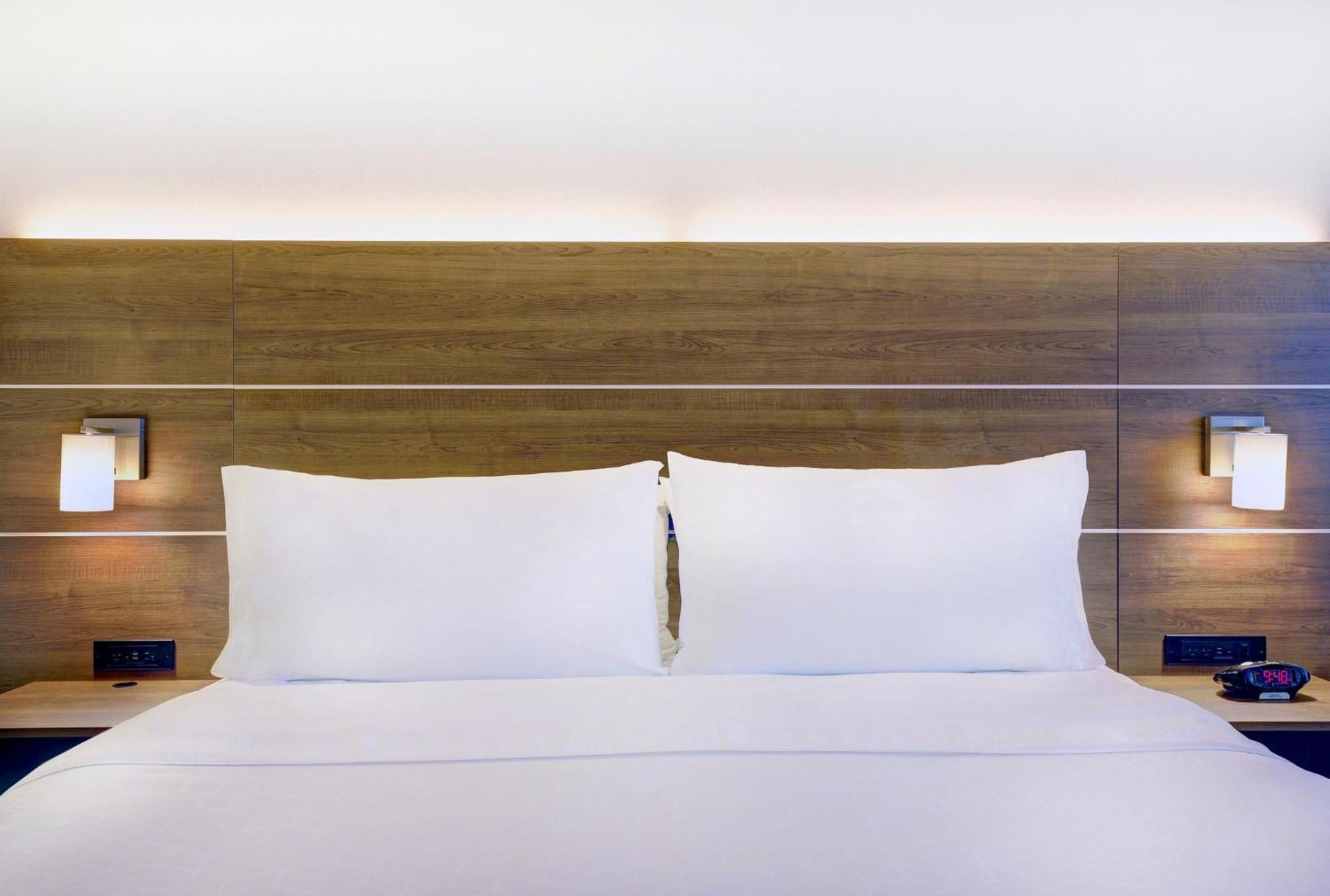 Holiday Inn Express Whitby Oshawa By Ihg Luaran gambar