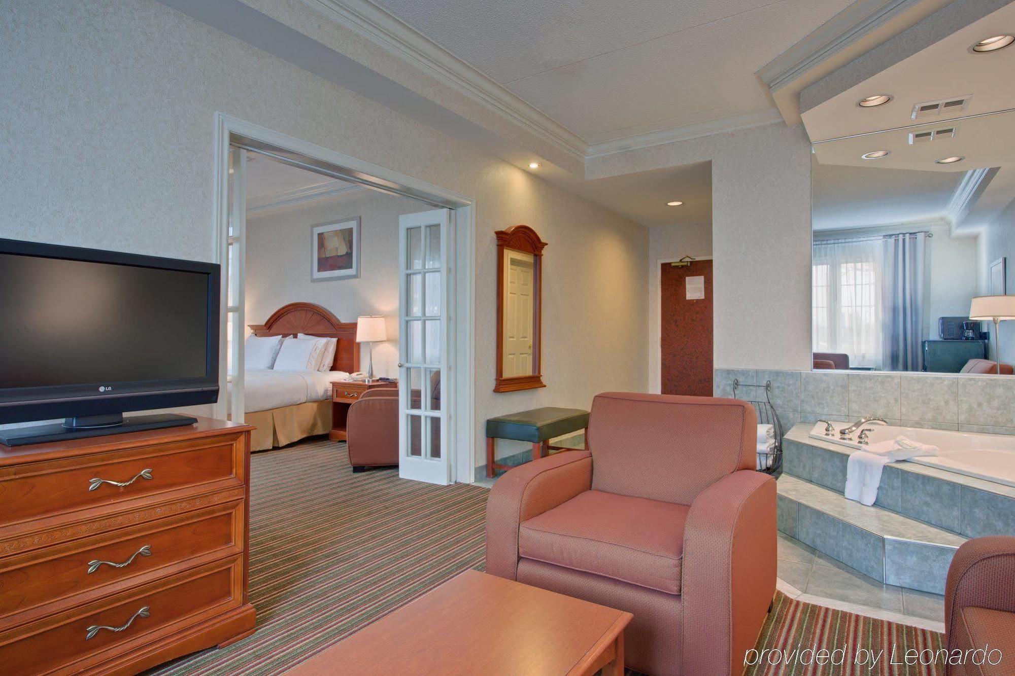 Holiday Inn Express Whitby Oshawa By Ihg Bilik gambar